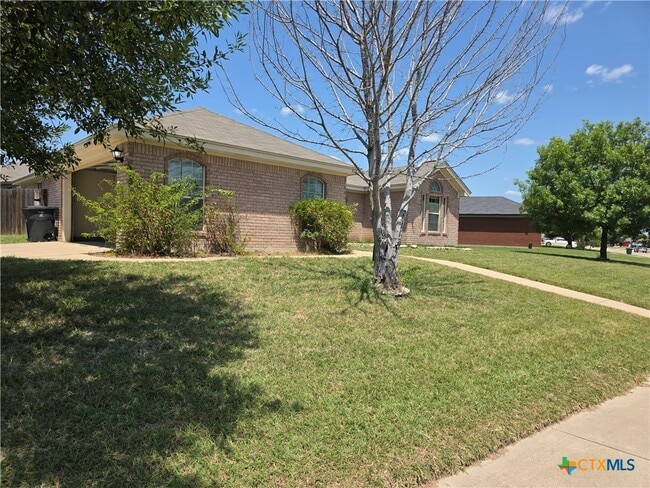 Primary Photo - 3901 Mustang Dr