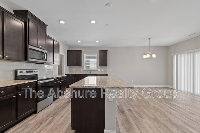 Building Photo - 138 Willow Grove Ln