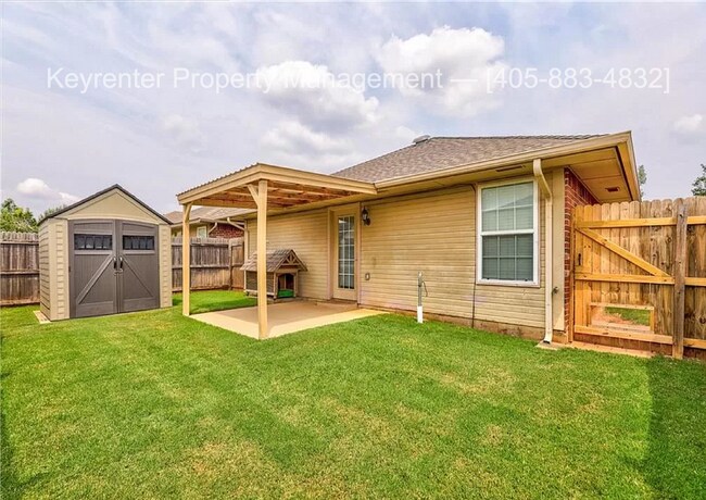 Building Photo - Gorgeous 3 bedroom 2 Bath and 2 Car Home in the Heart of Yukon