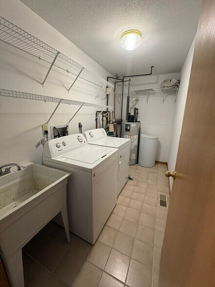 Building Photo - 726 Vilas St