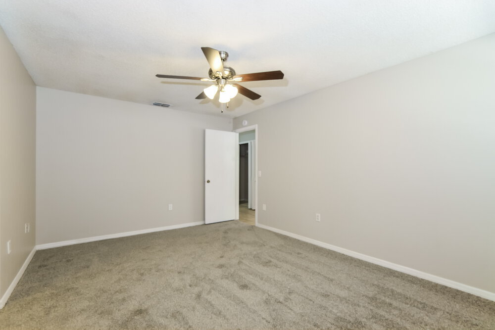 Building Photo - 8564 Cedar Cove Dr