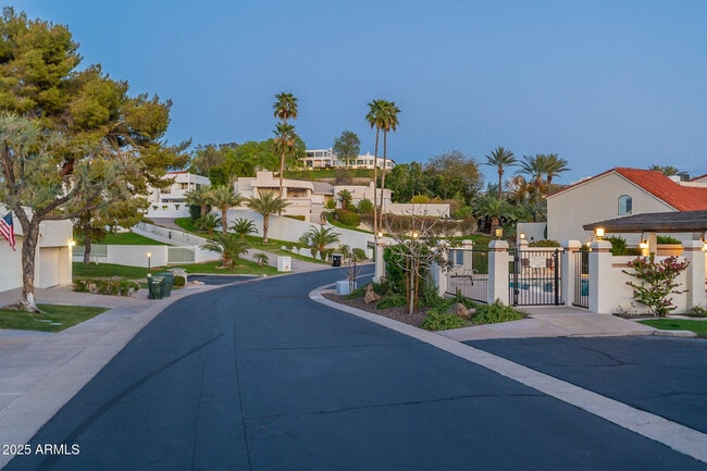 Building Photo - 5736 N 25th St