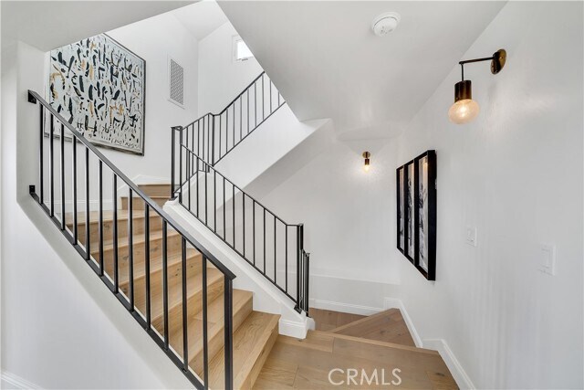 Building Photo - 412 Acacia Ave