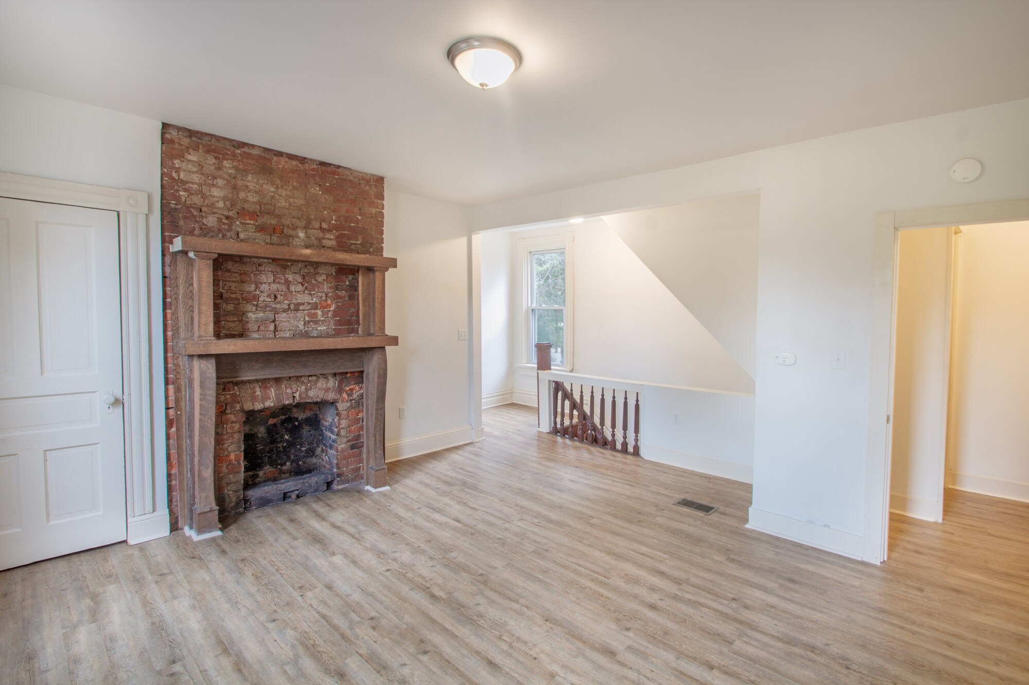 Building Photo - 328 Franklin Ave