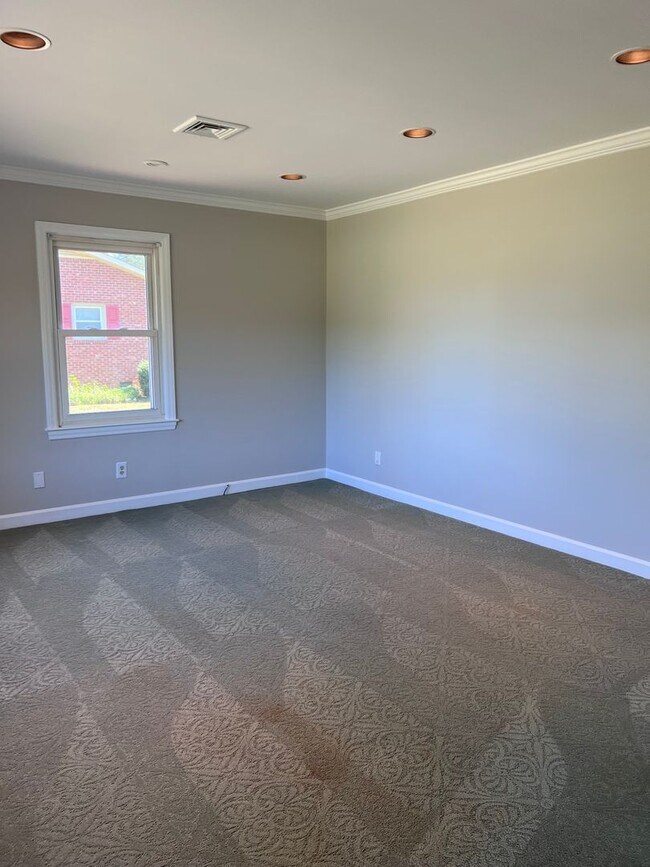 Building Photo - 3610 Edgefield Rd