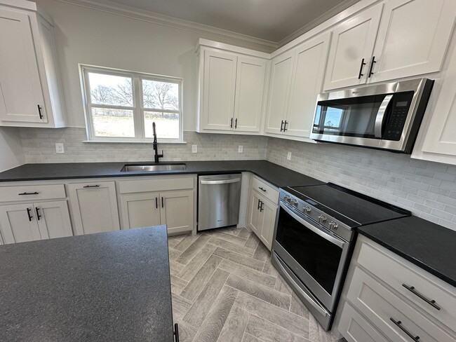 Building Photo - 116 McBryde Ln