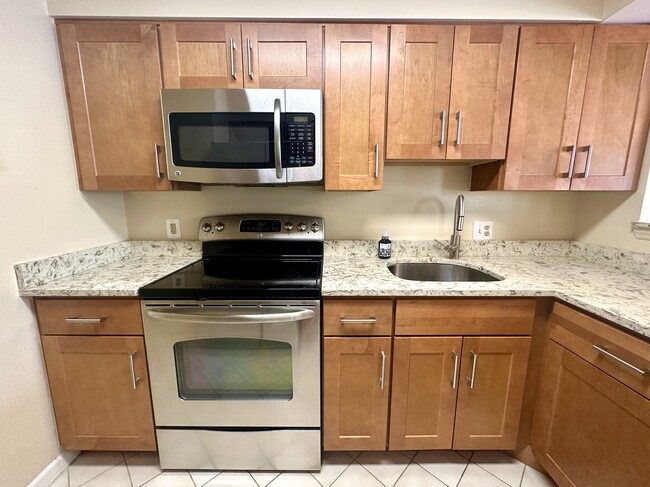Building Photo - 5821 Inman Park Cir