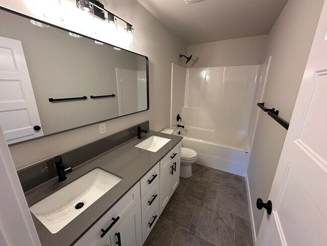 Building Photo - 1816 chipman St SE