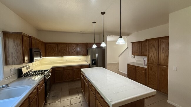 Building Photo - 142 W Reese Ave