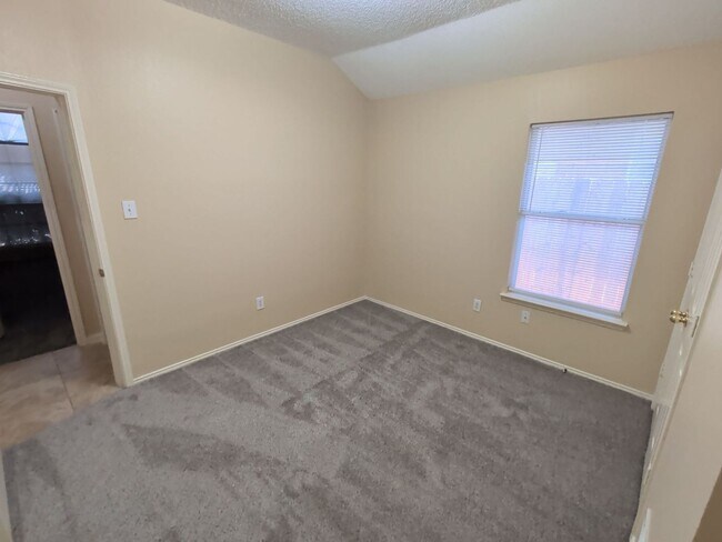Building Photo - 4819 Brady Ct