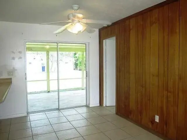 Building Photo - 2231 Iris Way