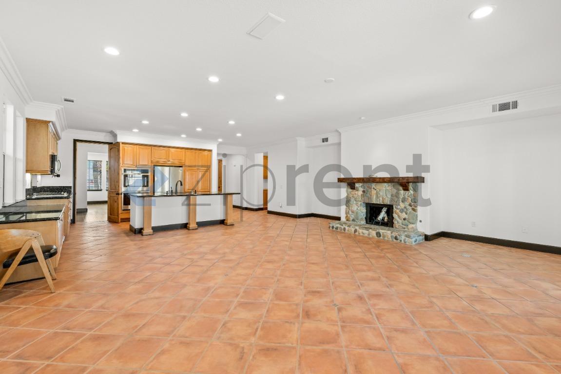 Building Photo - 1485 Clearview Cir