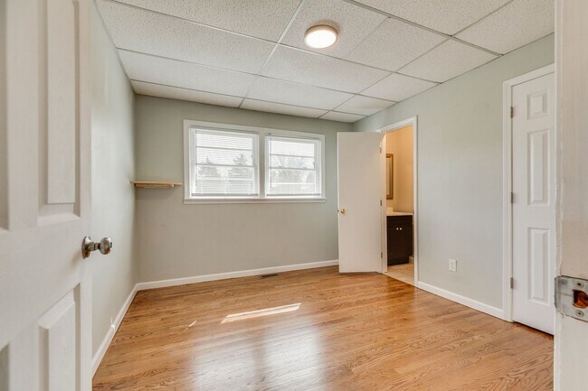 Building Photo - 606 Pine Ridge Rd