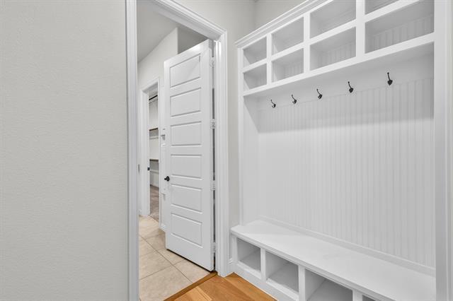 Building Photo - 1844 Quiet Oak Pl