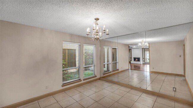 Building Photo - 10919 Paulwood Dr