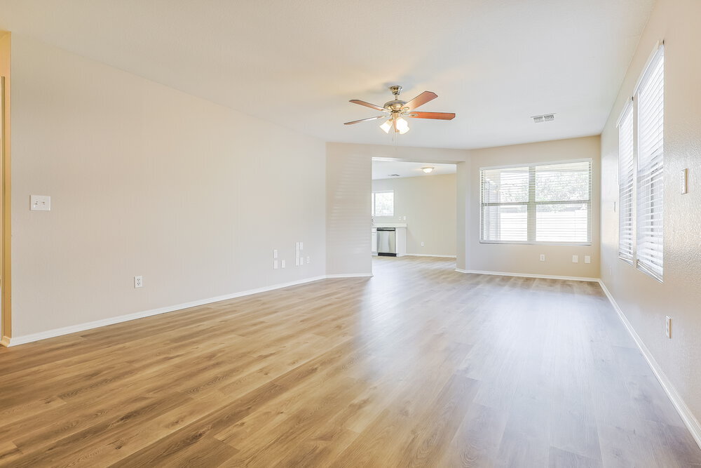 Building Photo - 2300 E Gleneagle Dr