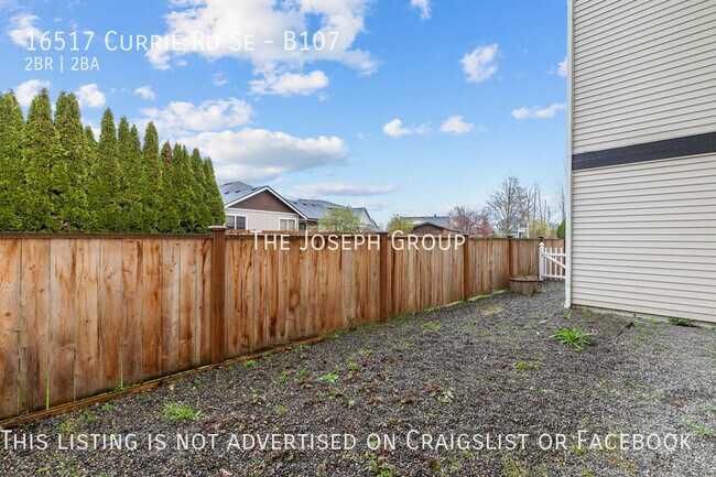 Building Photo - Beautifully Remodeled 2BD/2BA Condo in Mon...