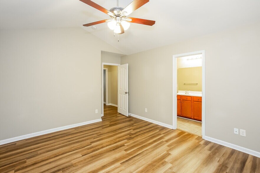 Building Photo - 3836 Glory St