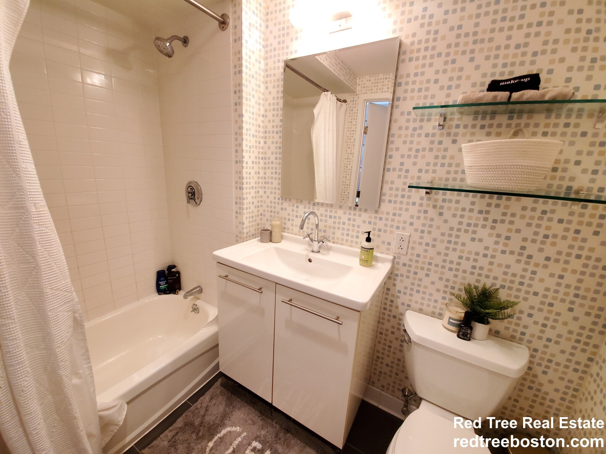 Building Photo - 2 Earhart St