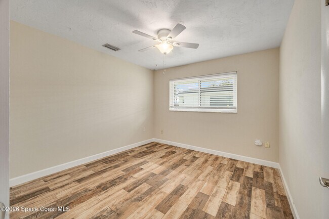 Building Photo - 458 Sandpiper Dr