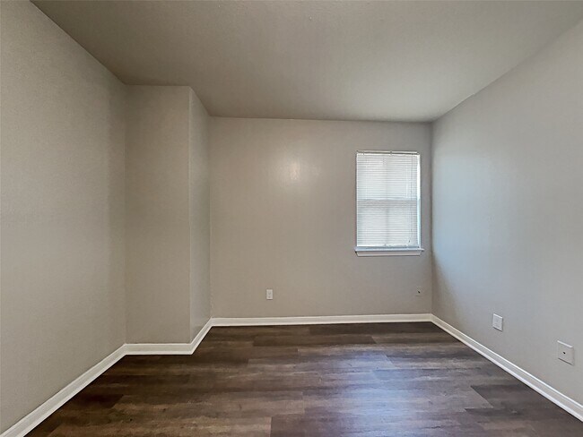 Building Photo - 6737 Tournament Dr