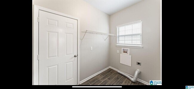 Building Photo - 683 Waterford Ln