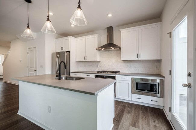 Building Photo - 838 Oak Center Dr