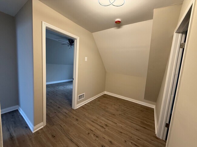 Building Photo - 10154 S Calumet Ave