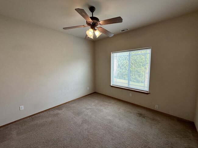Building Photo - Breathtaking Rambler in Richland