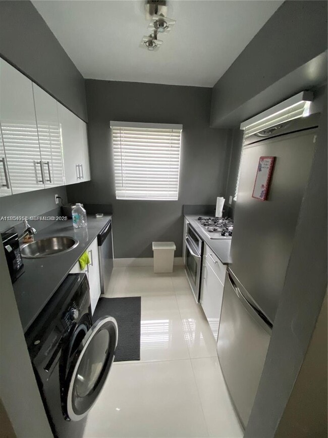 Building Photo - 1604 Drexel Ave