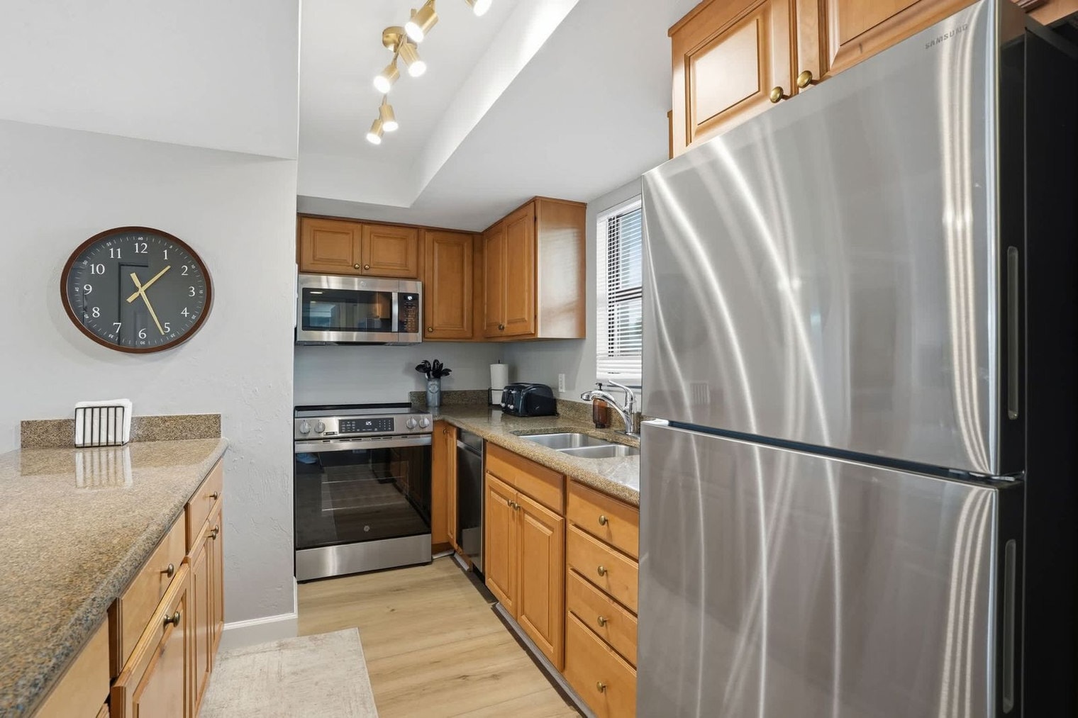 Building Photo - 600 Neapolitan Way