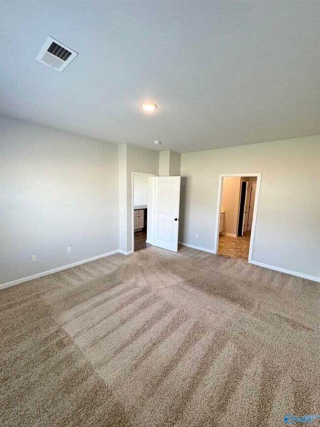 Building Photo - 17007 Carriage Sta Dr