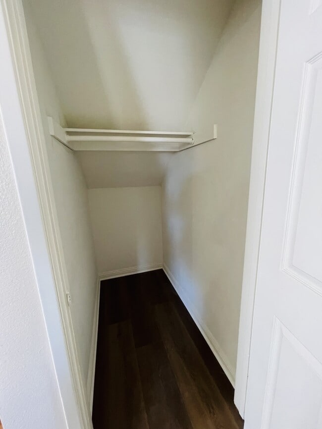 Building Photo - Provence Dr.