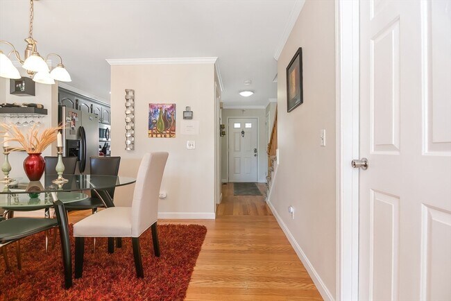 Building Photo - 109 Salem St