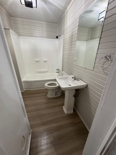 Building Photo - 3604 N Terry St