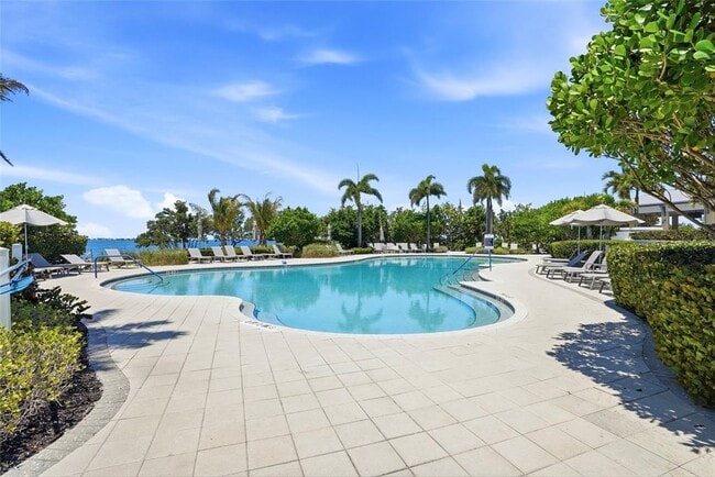 Building Photo - 319 Compass Point Dr