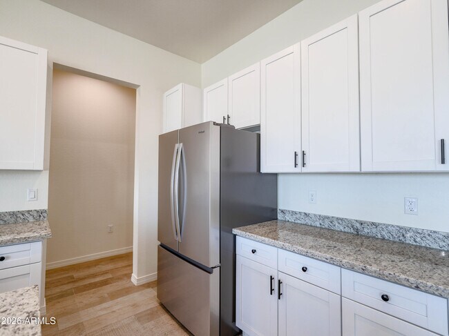 Building Photo - 11000 Cove Dr