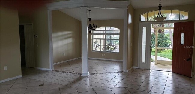 Building Photo - 494 Lake of the Woods Dr