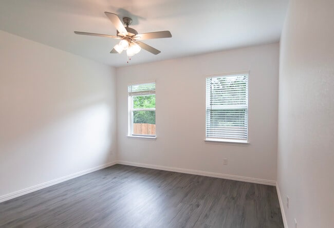 Building Photo - 4437 Braddon Dr