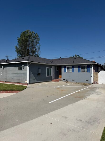 parking area - 6310 Indiana Ave