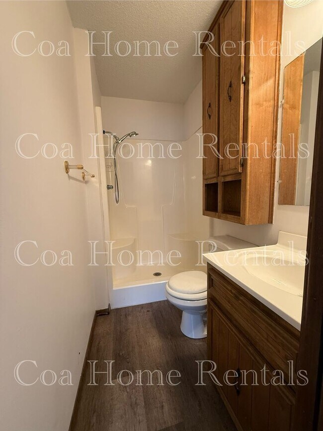 Building Photo - South East side Duplex