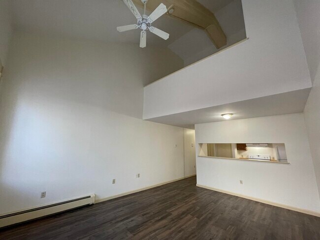Building Photo - 521 Pine St