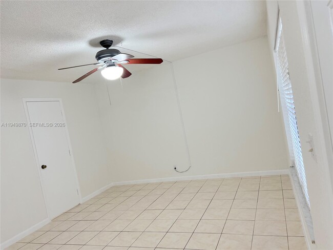 Building Photo - 6518 SW 41st St