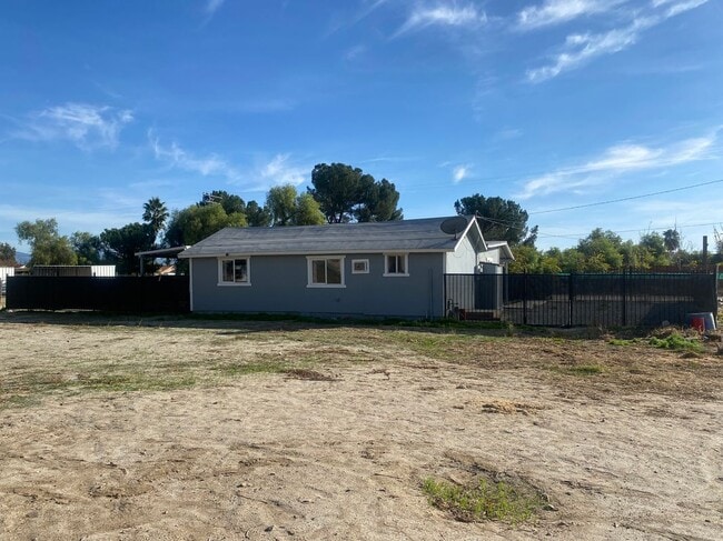 Building Photo - 40094 Sunset Ln