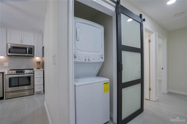 Building Photo - 41 N 15th St