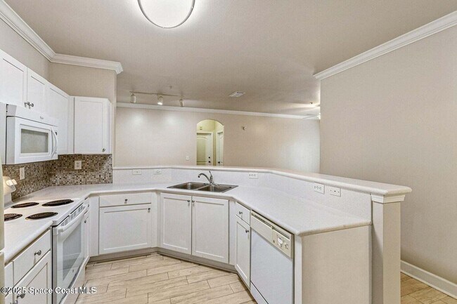 Building Photo - 6421 Borasco Dr