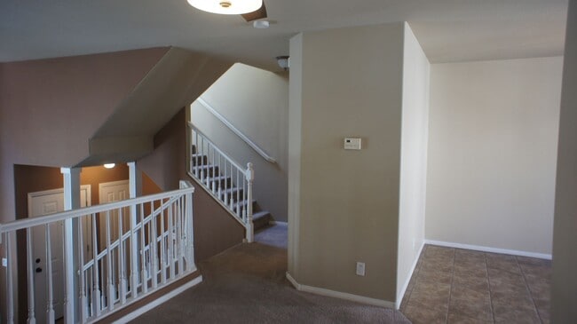 Building Photo - Beautifully designed 2Bed/2Bath/2Car Townhome located in Summerlin