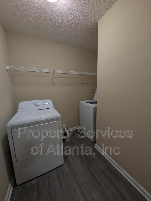 Building Photo - 704 Denise Ct