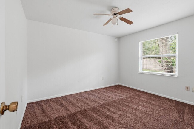 Building Photo - 2 Bedroom, 2 Bath House in Palmetto Woods!