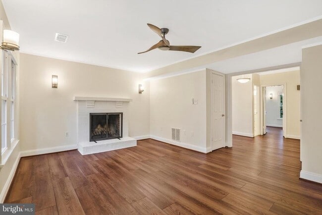 Building Photo - 14 S Manchester St